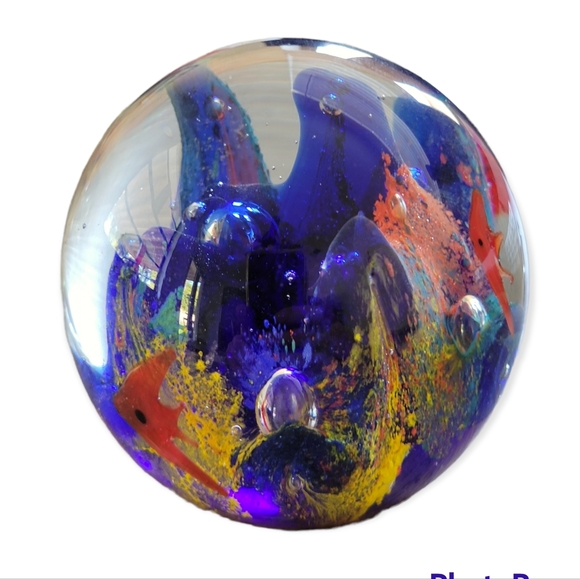Murano Style Glass Art Aquarium Paperweight - Picture 5 of 6